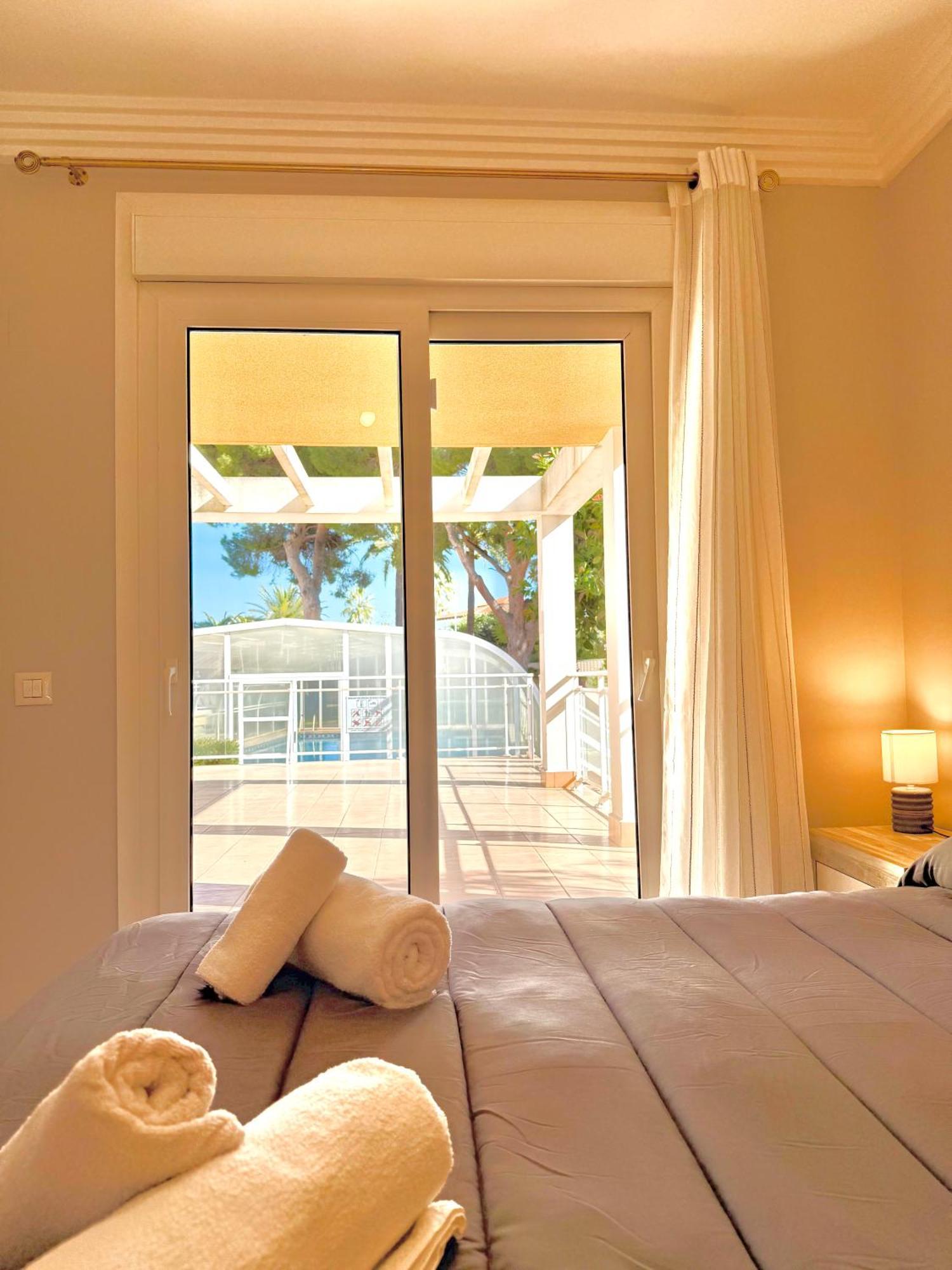 Vistas Al Montgo Apartment