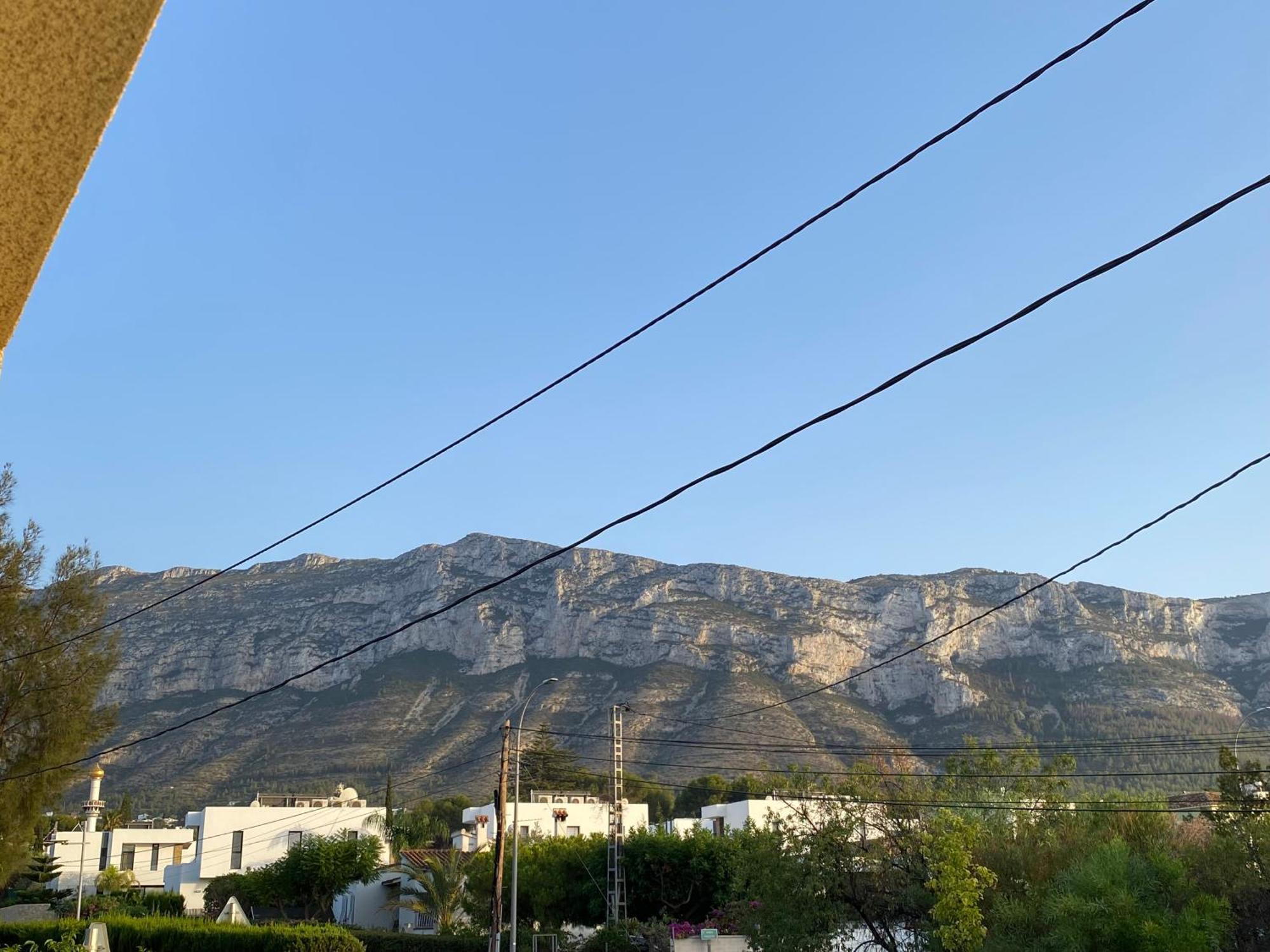 Vistas Al Montgo Appartement *
